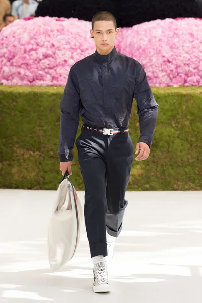 Look 26